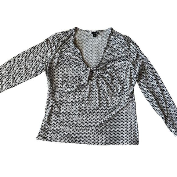 East 5th Tops - Knot Front Blouse in Black & White